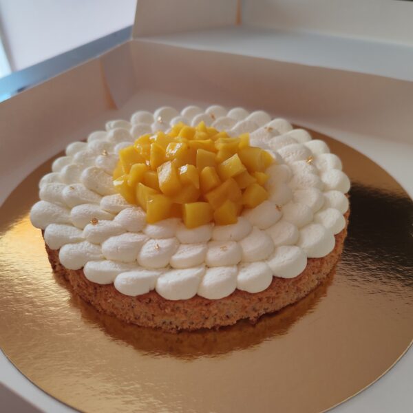 Biscuit noisette , chantilly mascarpone et mangue